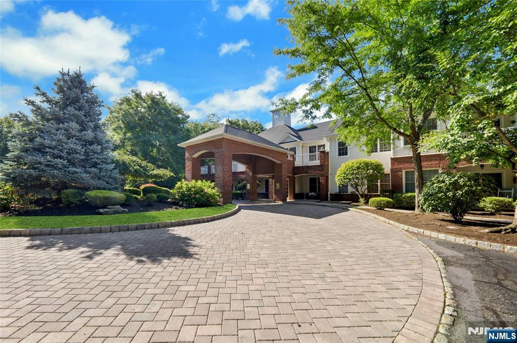 100 Ridgewood Road 215 - Photo 1