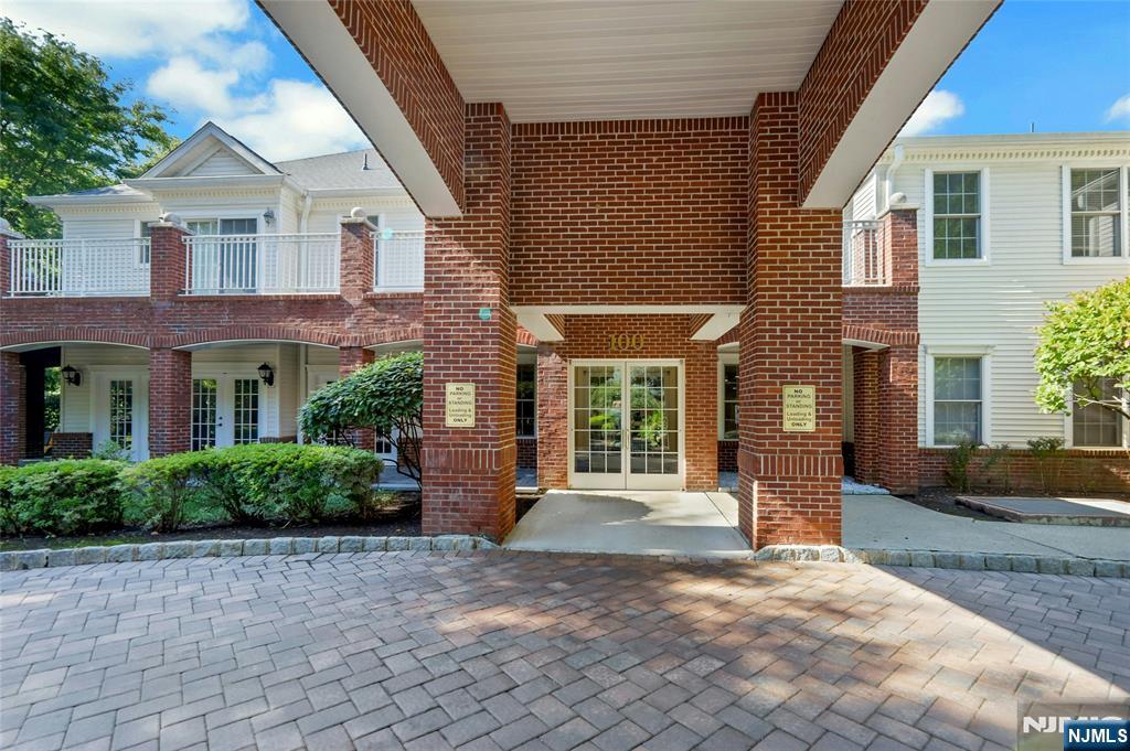 100 Ridgewood Road 215 - Photo 2
