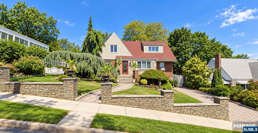 272 Standish Avenue - Photo 1