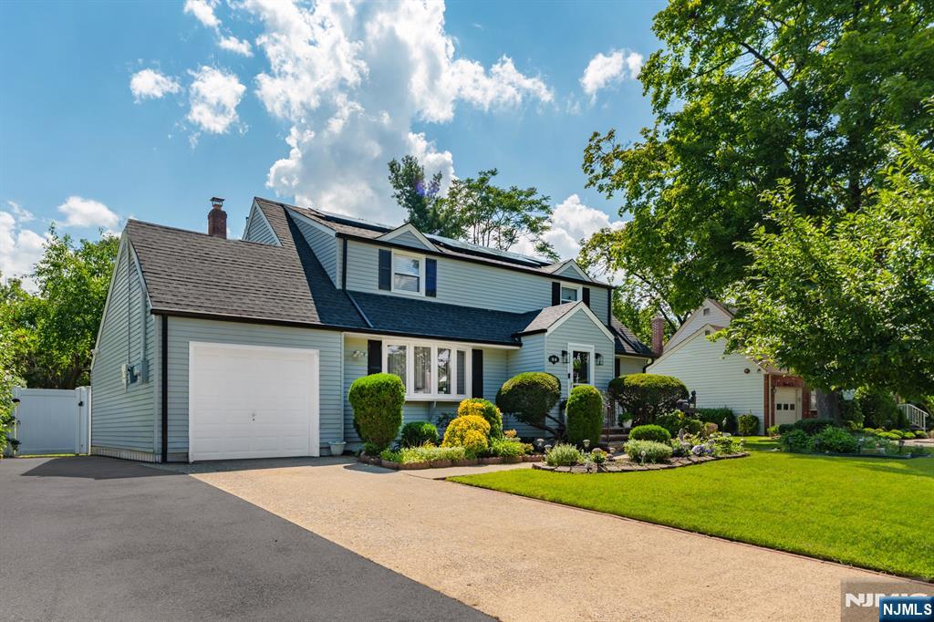 36-14 Northern Dr, Fair Lawn, NJ 07410