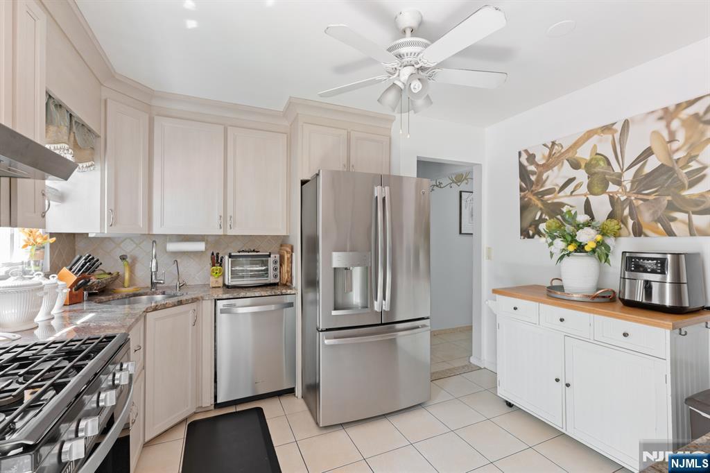 36-14 Northern Drive - Photo 5