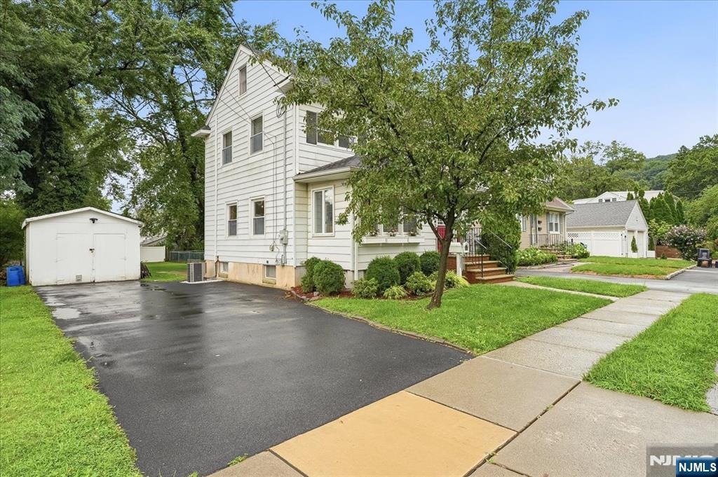 30 Genevieve Avenue - Photo 3