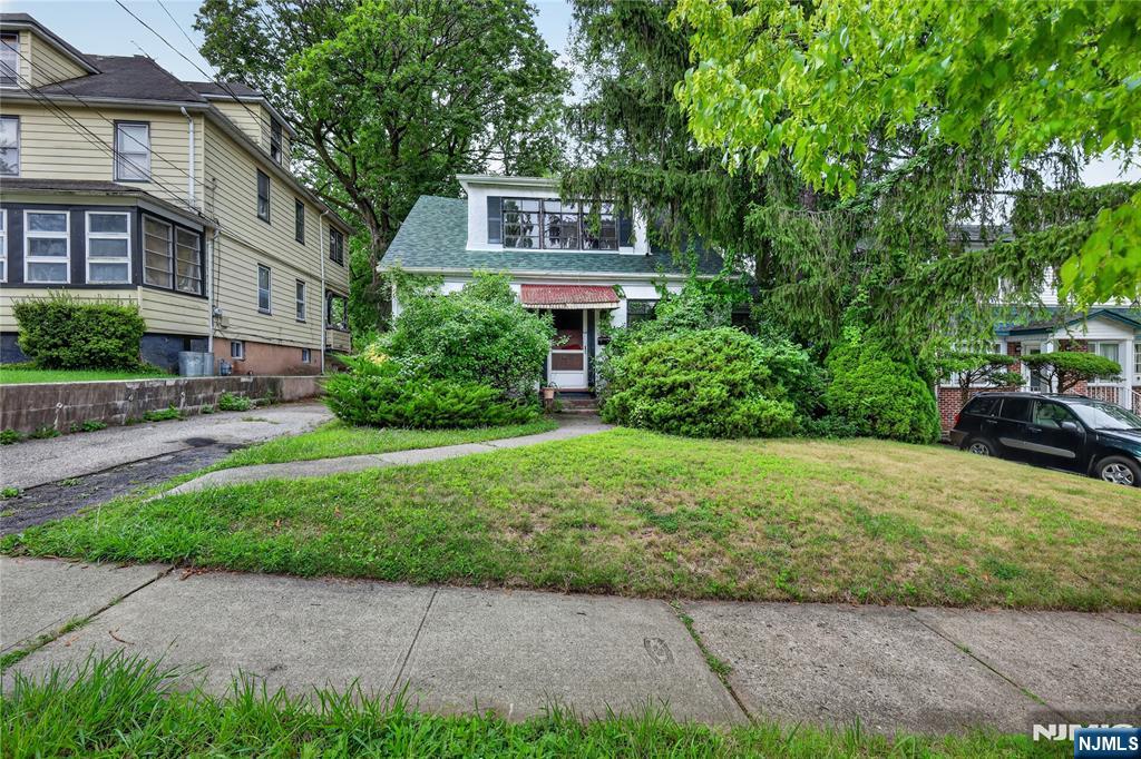162 Bogert Street