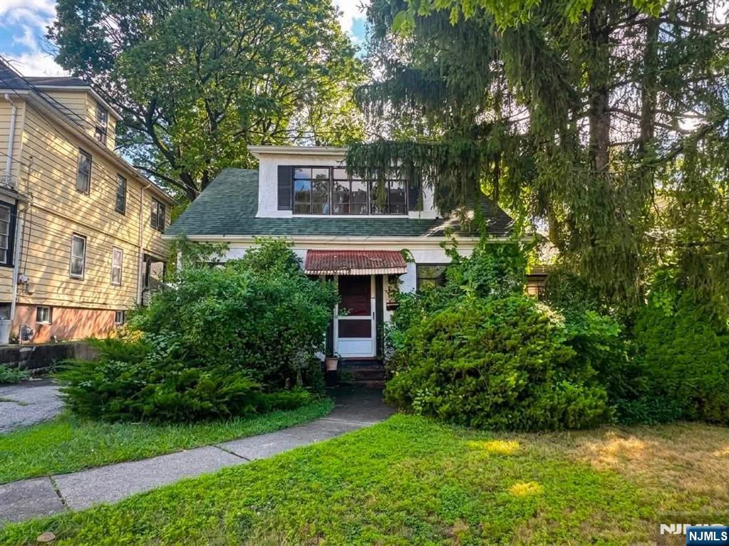 162 Bogert Street - Photo 1