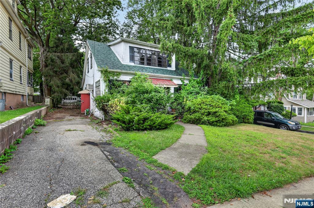 162 Bogert Street