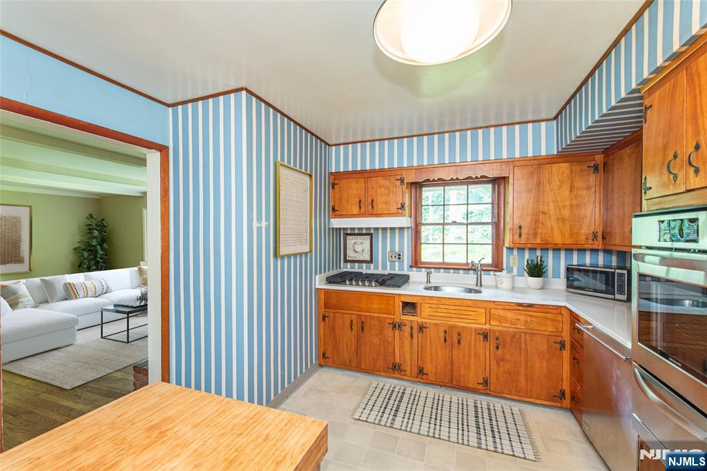 8 Haring Drive - Photo 4