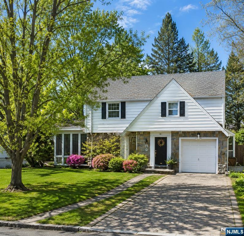 161 Engle St, Tenafly, NJ 07670