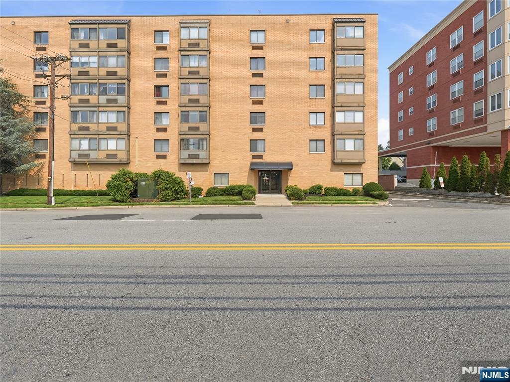 5 Linden St #6i, Hackensack, NJ 07601