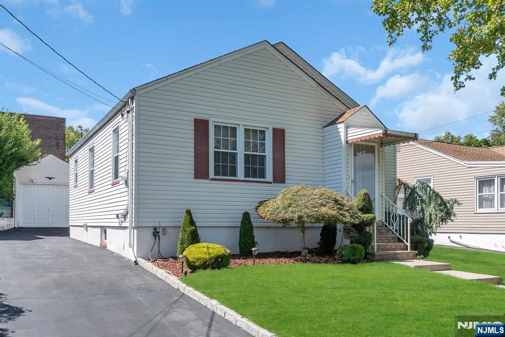 241 Hickory Street - Photo 4