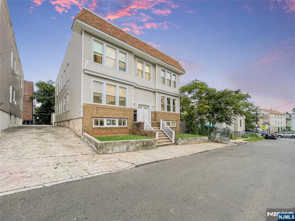 9 Patten Place - Photo 3