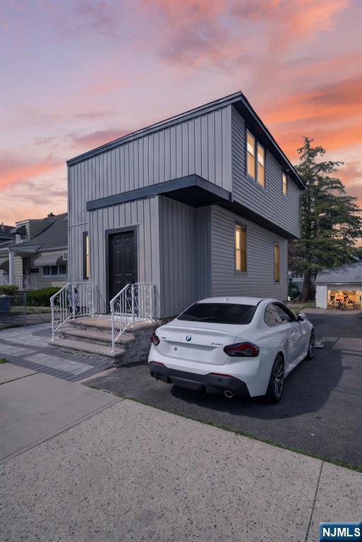 69 Chestnut St, Lodi, NJ 07644