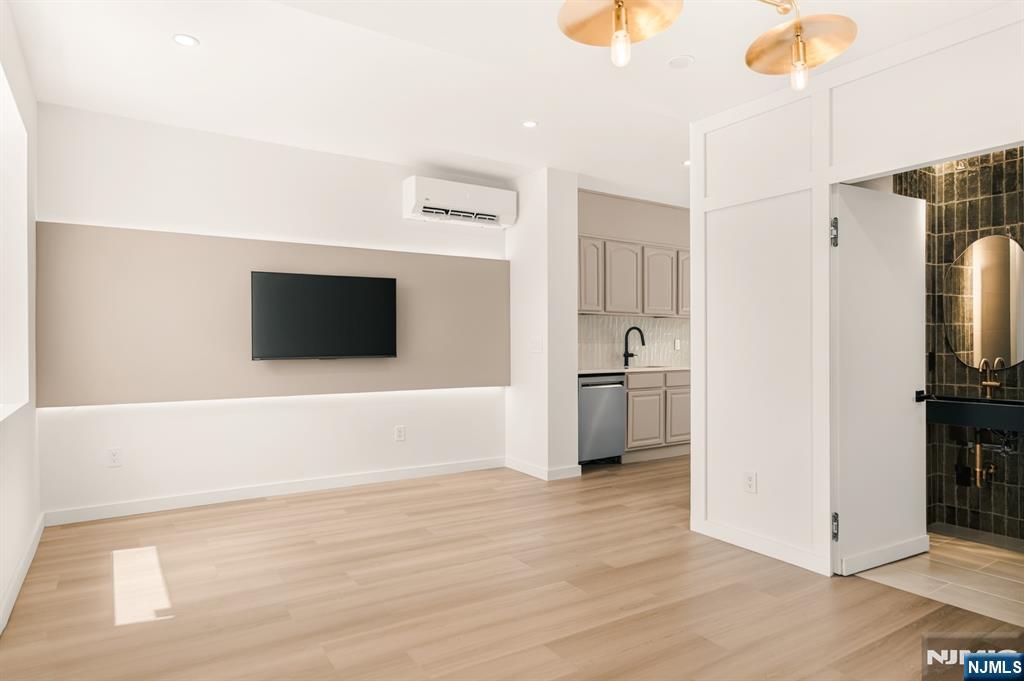 69 Chestnut Street - Photo 3