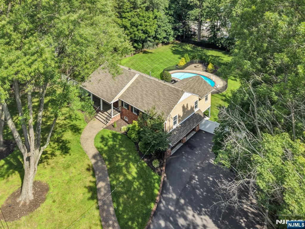 425 Clinton Avenue - Photo 4