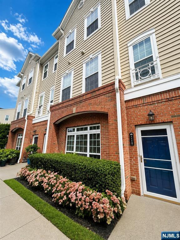 1112 Hamilton Street - Photo 2