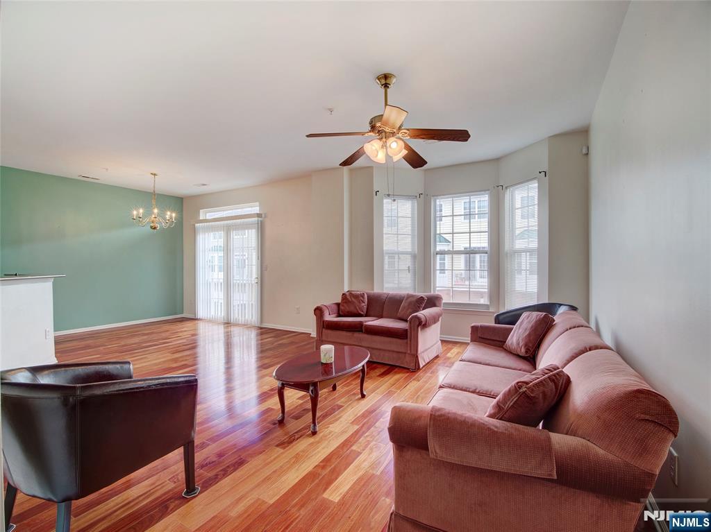 1112 Hamilton Street - Photo 3