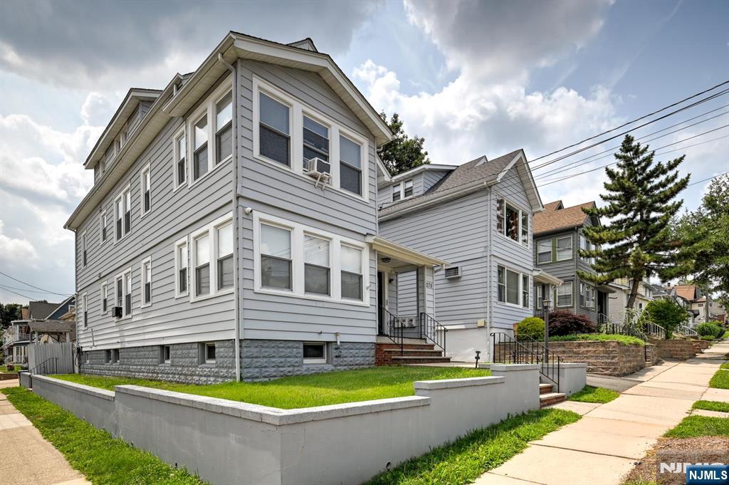 275 Greylock Parkway - Photo 3