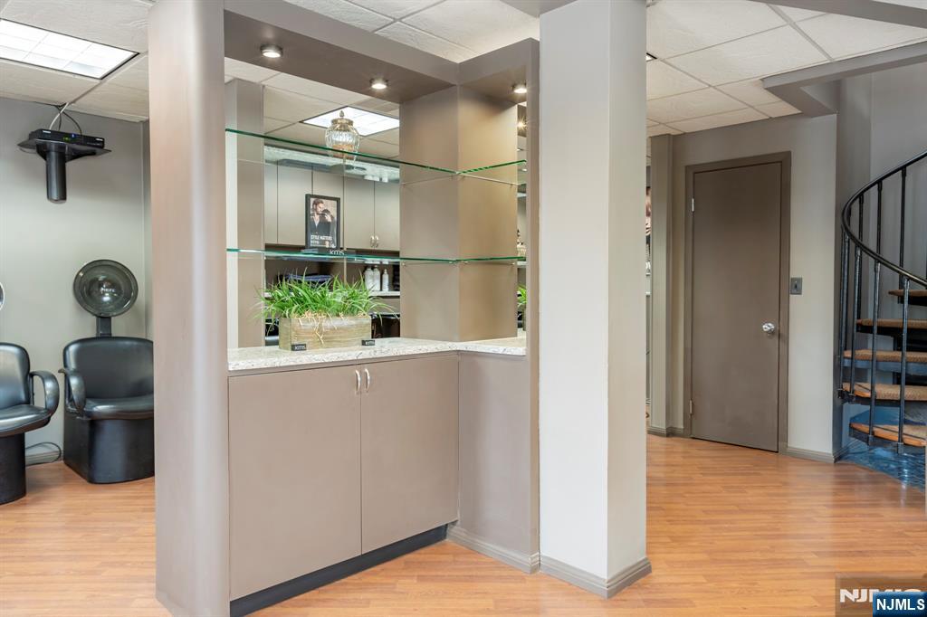 583 McBride Avenue - Photo 5