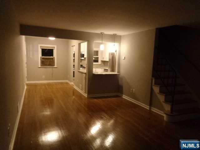 124 Pleasant Avenue 124 - Photo 4
