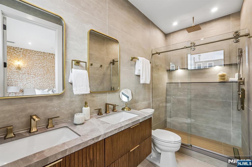 78 Zabriskie Street #3
