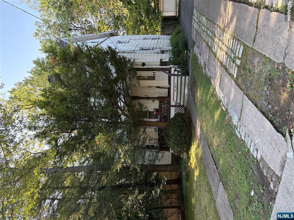 150 Jane Street - Photo 2