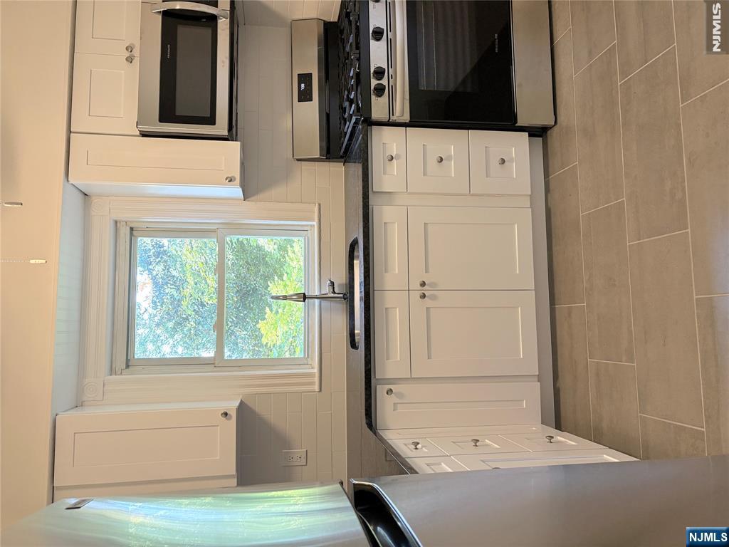 150 Jane Street - Photo 4