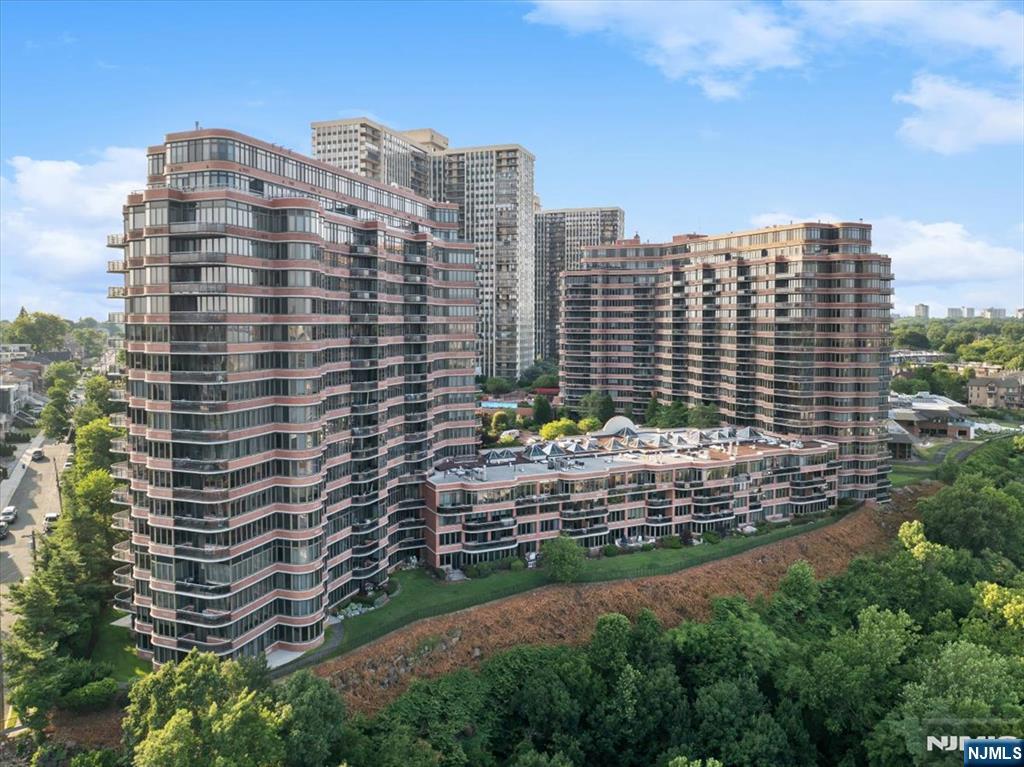100 Carlyle Drive VG6 - Photo 1