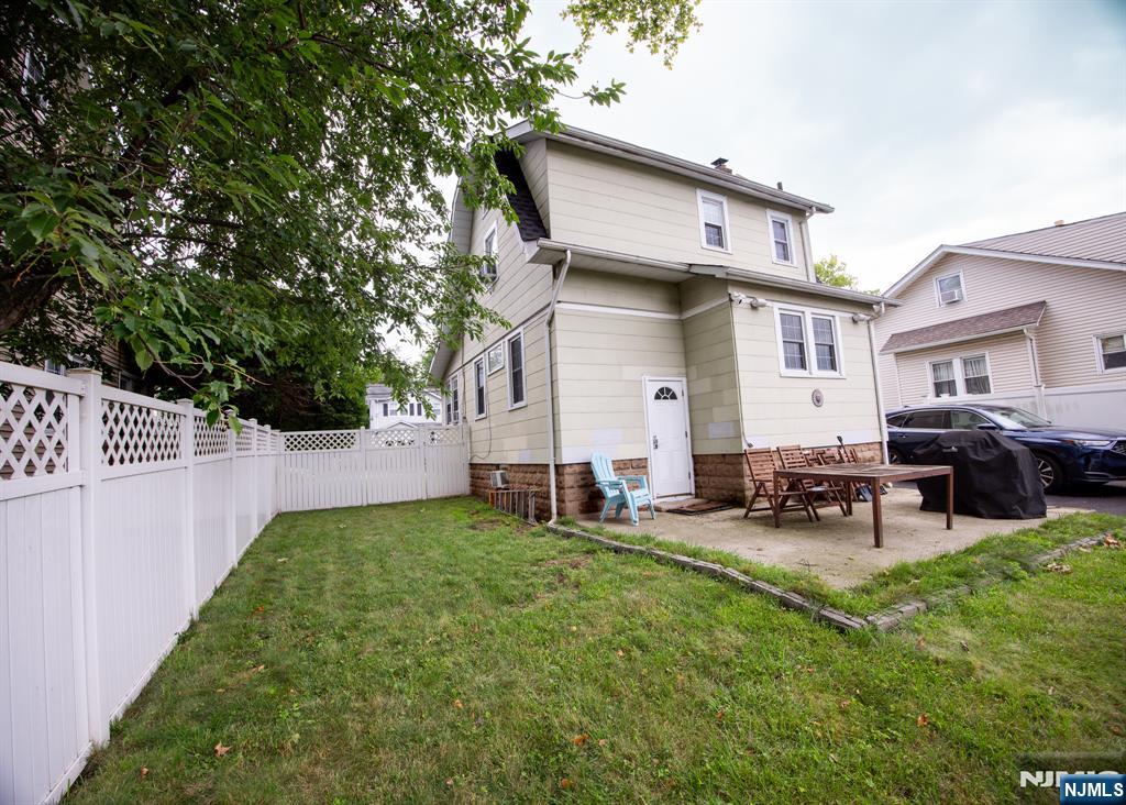 17 Carnation Street
