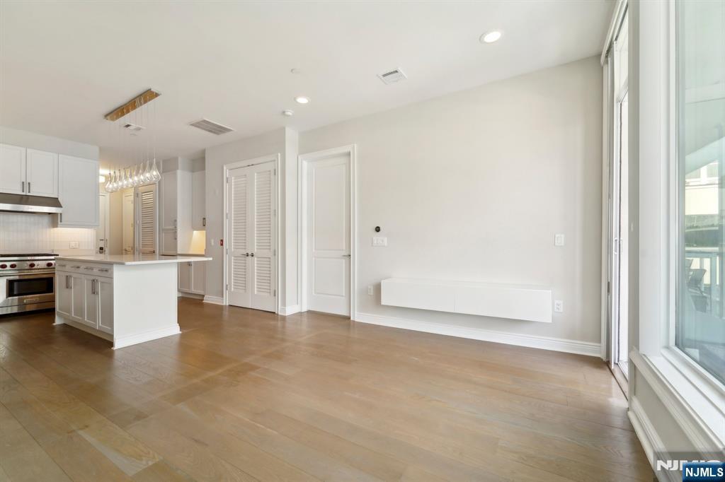 3 Somerset Lane 505 - Photo 4
