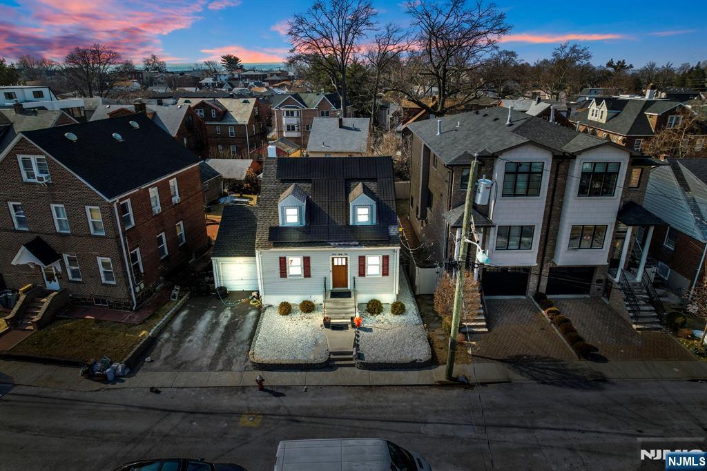 789 Harvard Place - Photo 1