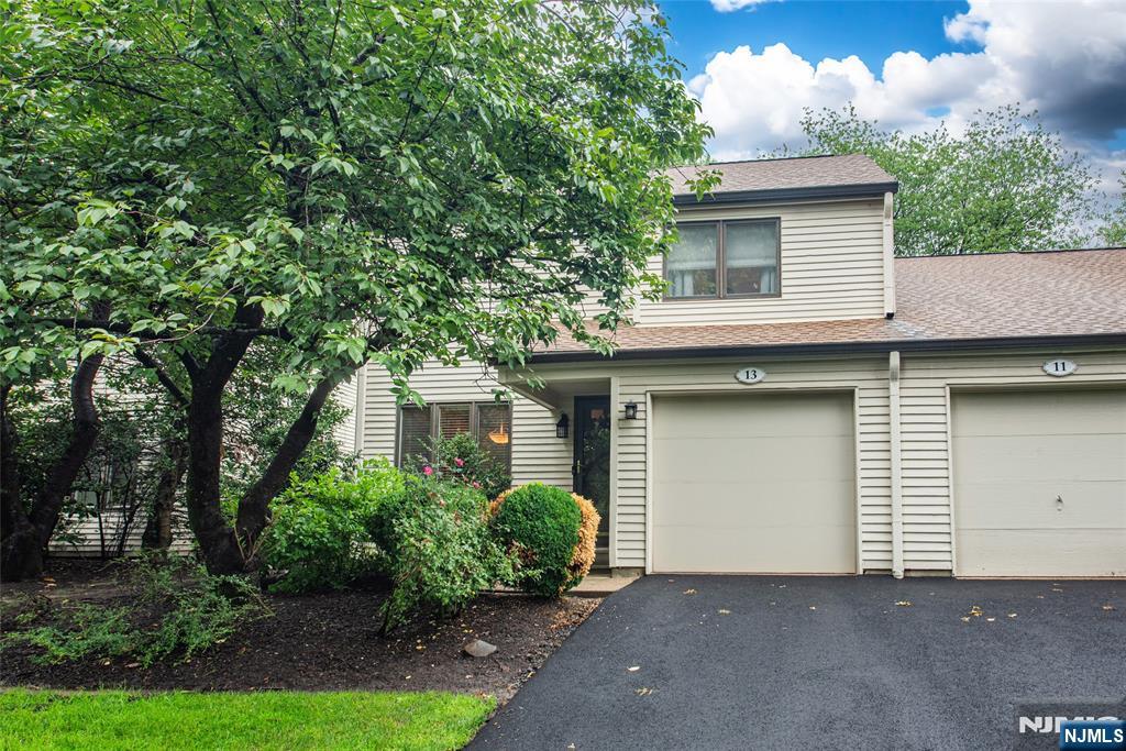 13 Stonegate Drive - Photo 1