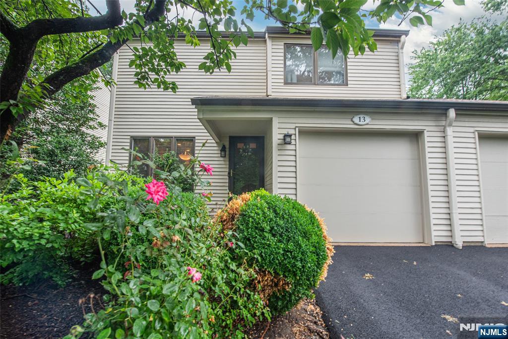 13 Stonegate Drive - Photo 2