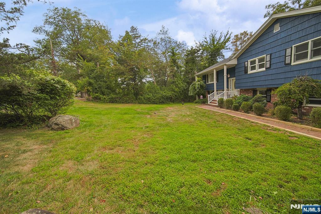 28 Forest Place - Photo 2