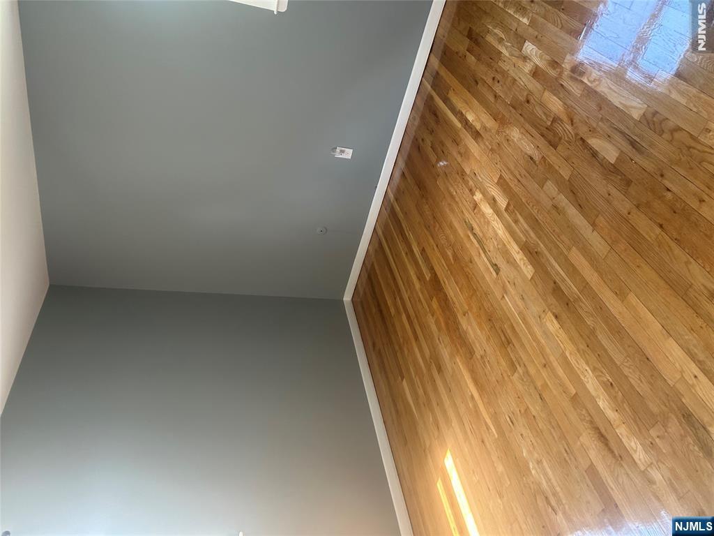 105 Crawford Street - Photo 3