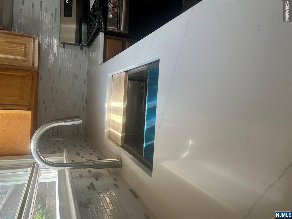 105 Crawford Street - Photo 5