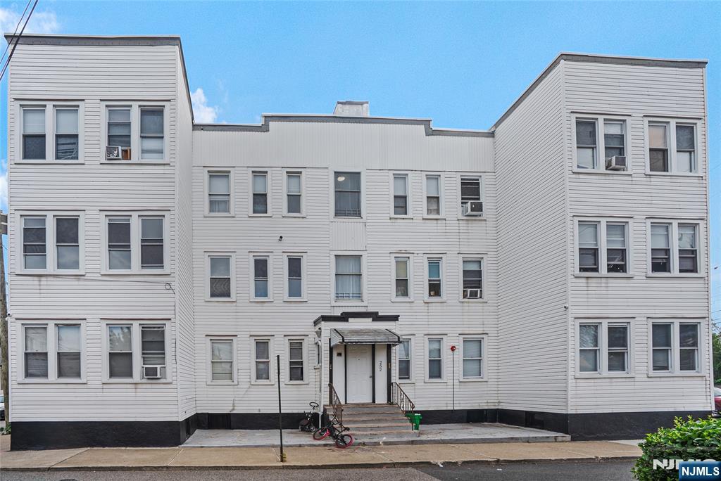 252 River Drive 3 - Photo 1