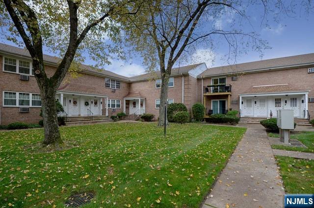636 Godwin Avenue 25A - Photo 1