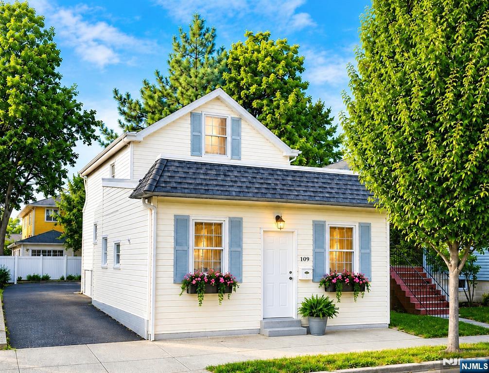 109 Grand St, Garfield, NJ 07026