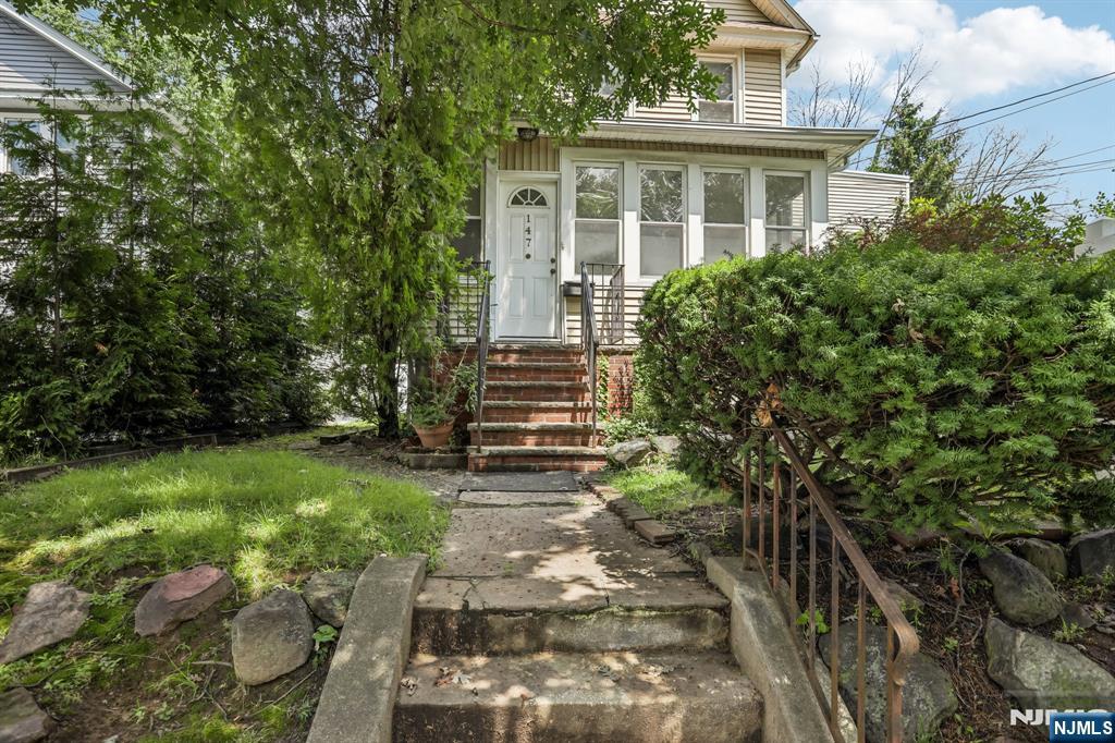 147 Phelps Avenue