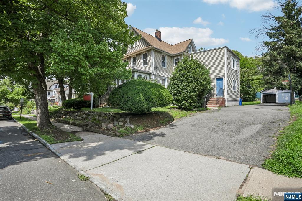 147 Phelps Avenue - Photo 4