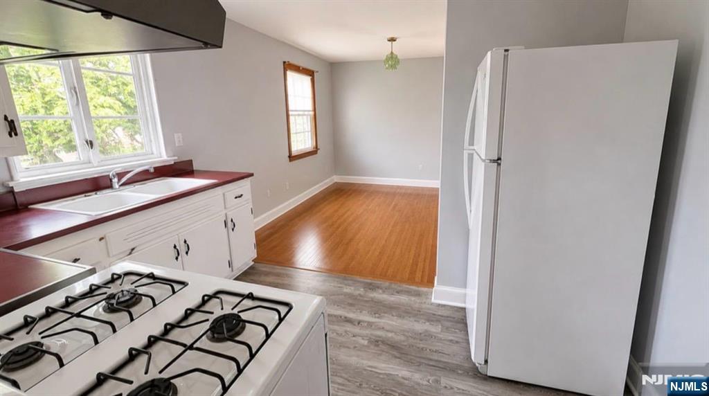 212 E Clinton Avenue 2 - Photo 3