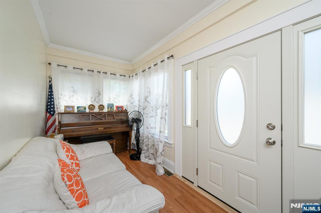 716 4th St, Lyndhurst, NJ 07071