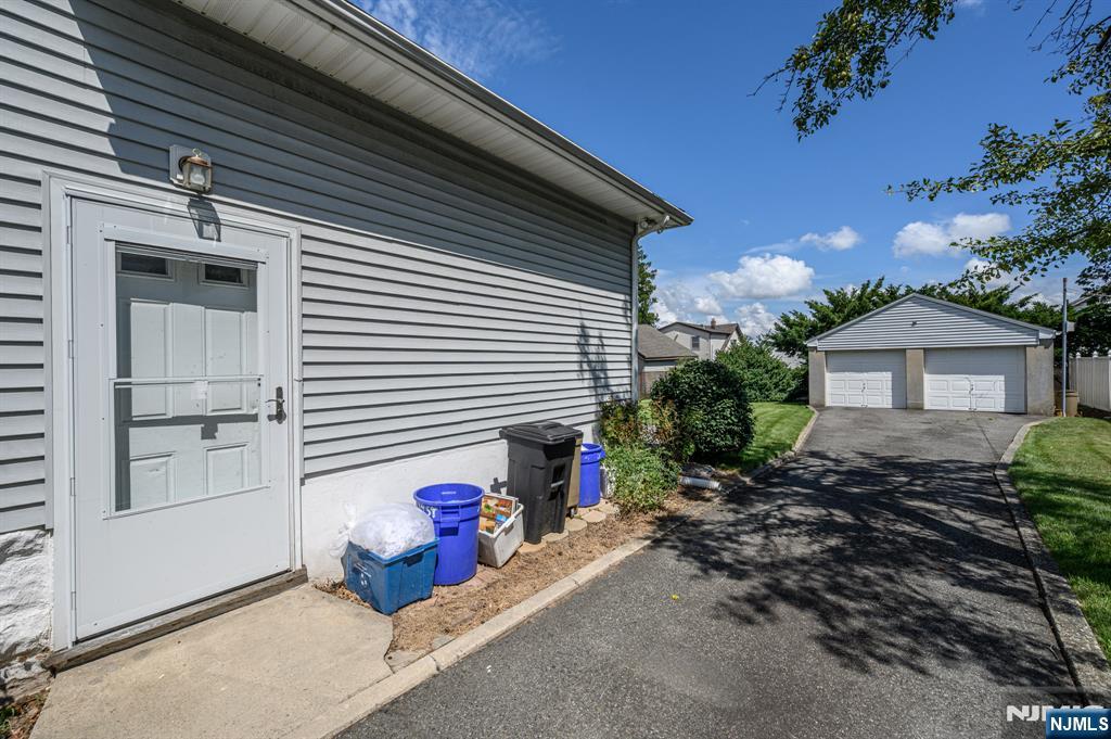 716 4th St, Lyndhurst, NJ 07071