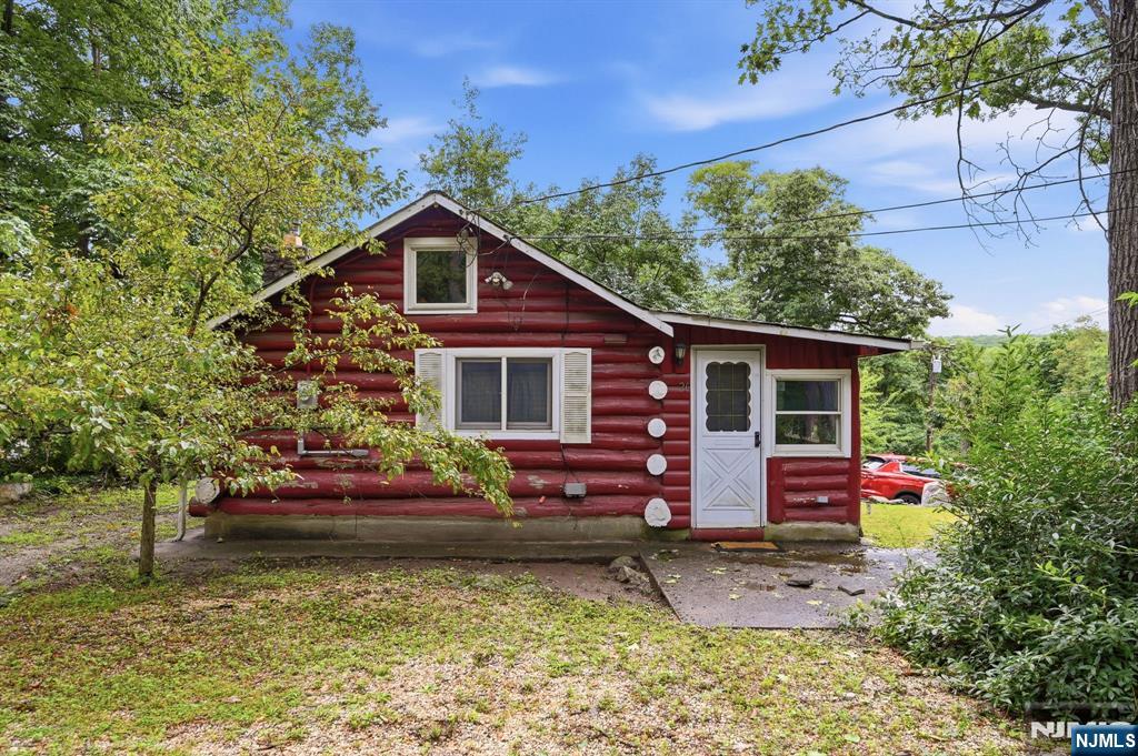26 Clubhouse Avenue - Photo 1