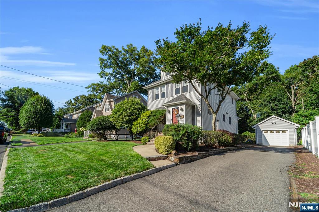37 Kensington Avenue - Photo 2