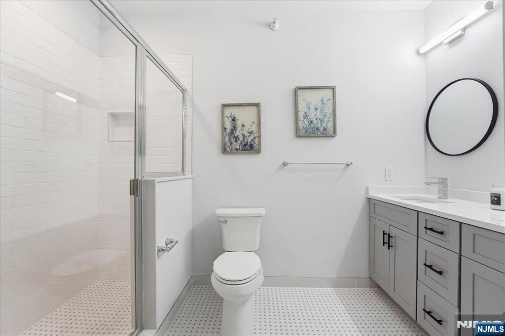 660 Bloomfield Avenue #405