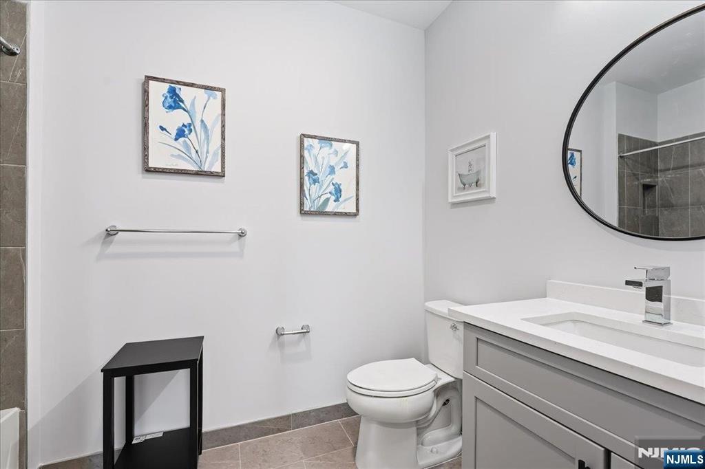660 Bloomfield Avenue #405