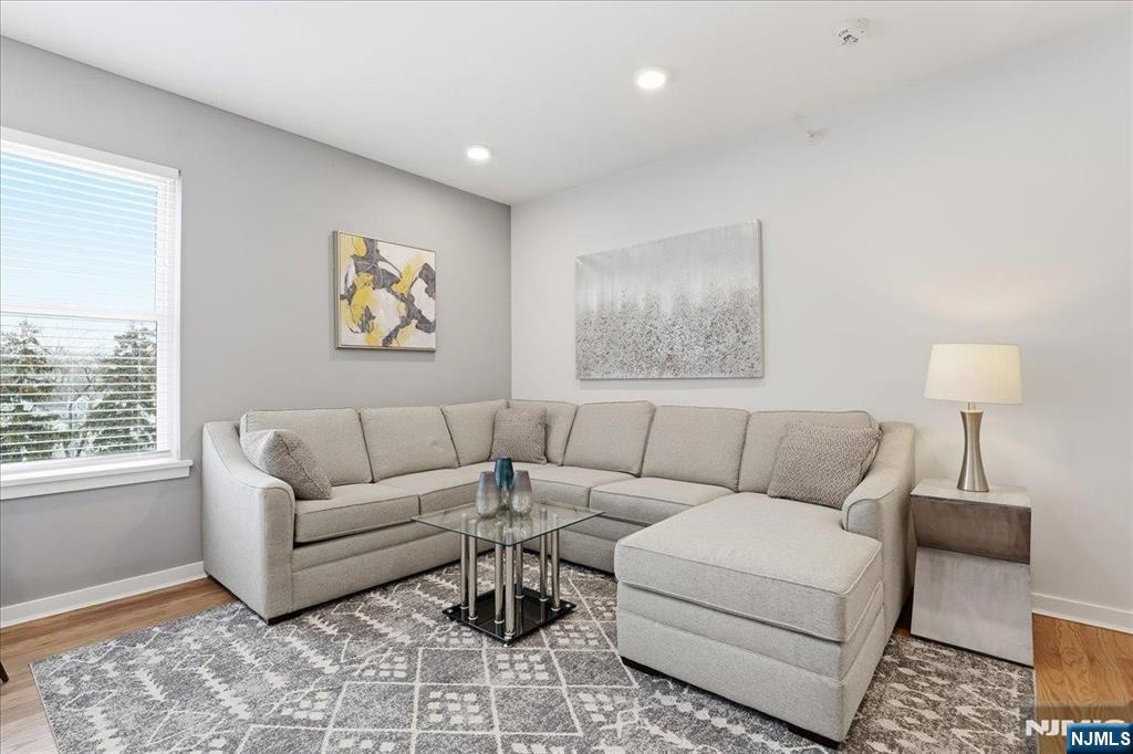 660 Bloomfield Avenue 405 - Photo 3