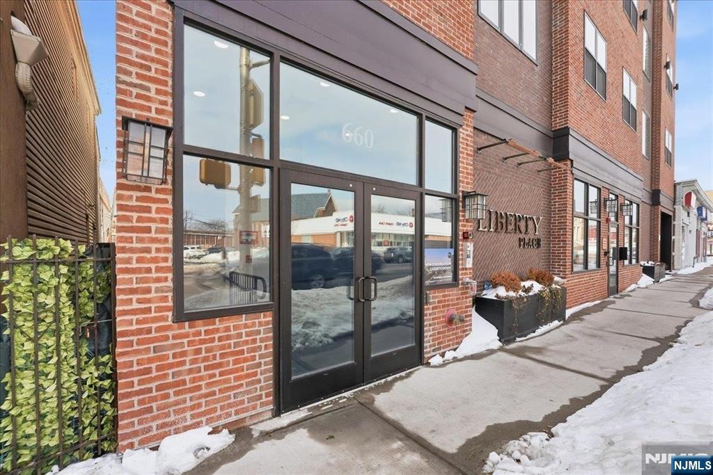 660 Bloomfield Avenue #405