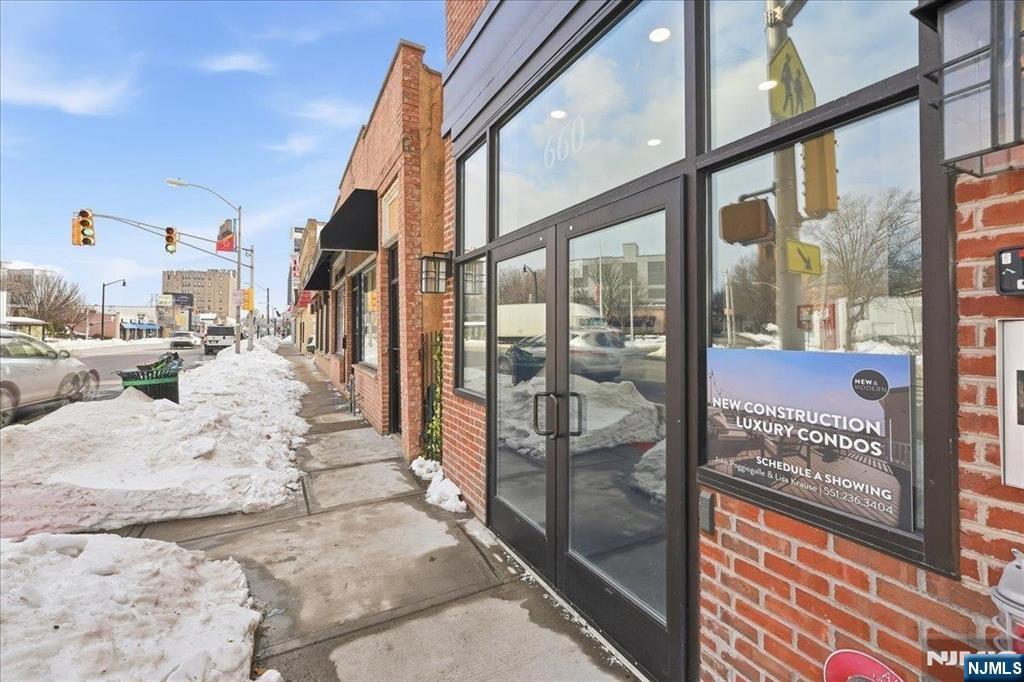 660 Bloomfield Avenue #405