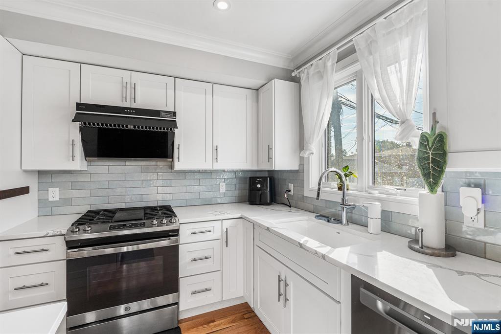 305 8th Street 1 - Photo 4